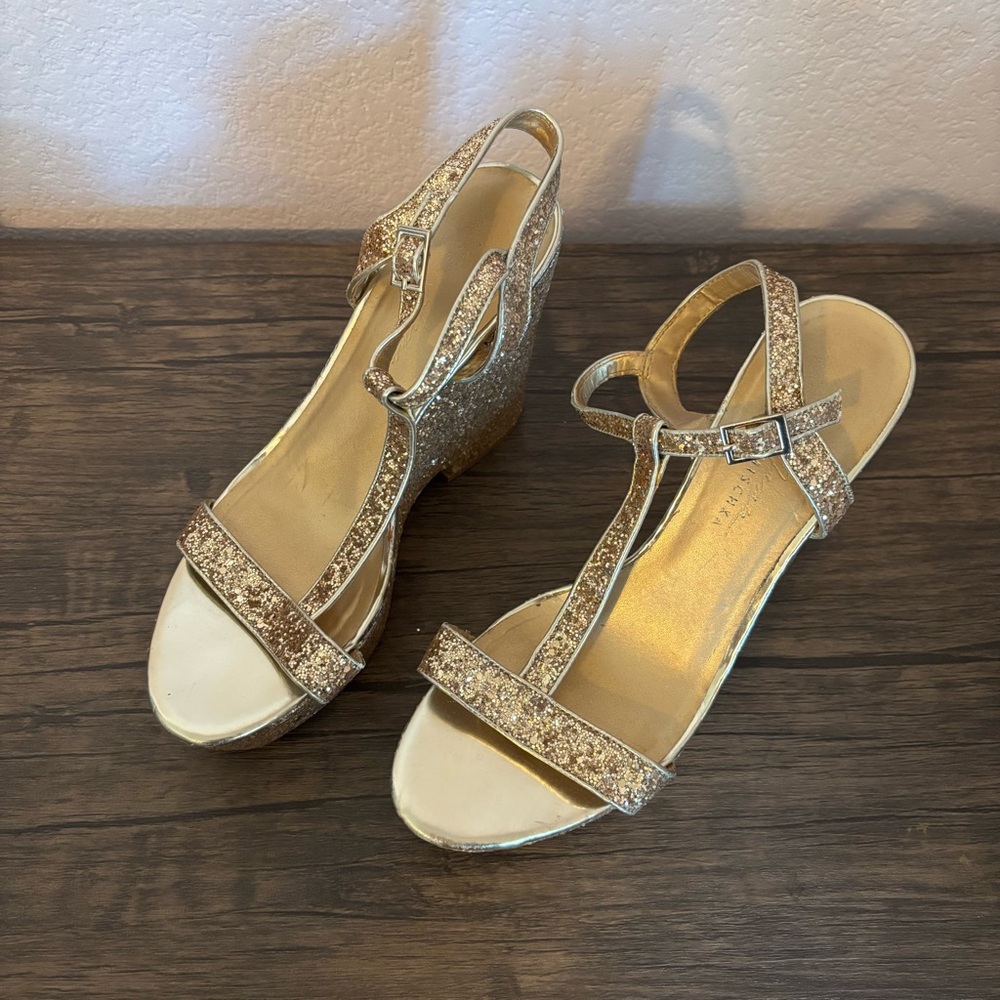 Shoes size 10